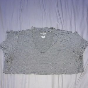 American Eagle V-Neck T-shirt